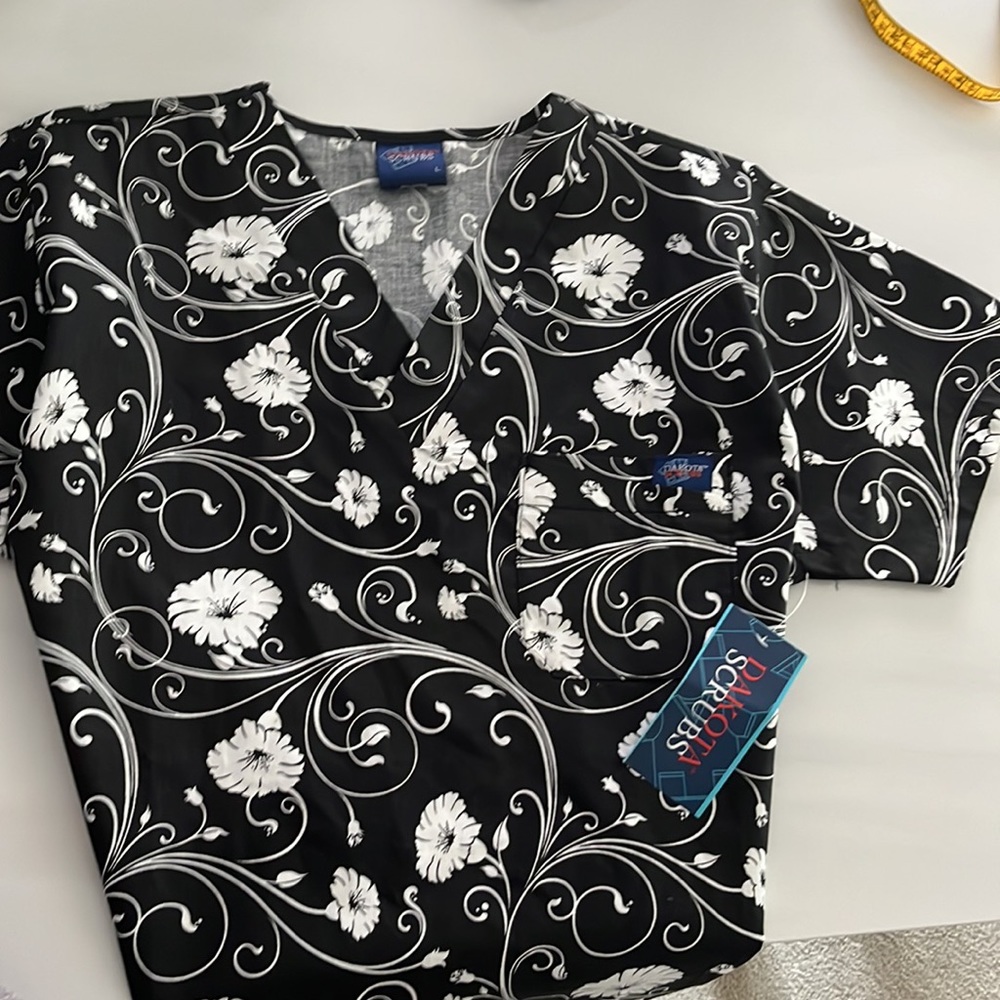 LG DAKOTA SCRUBS